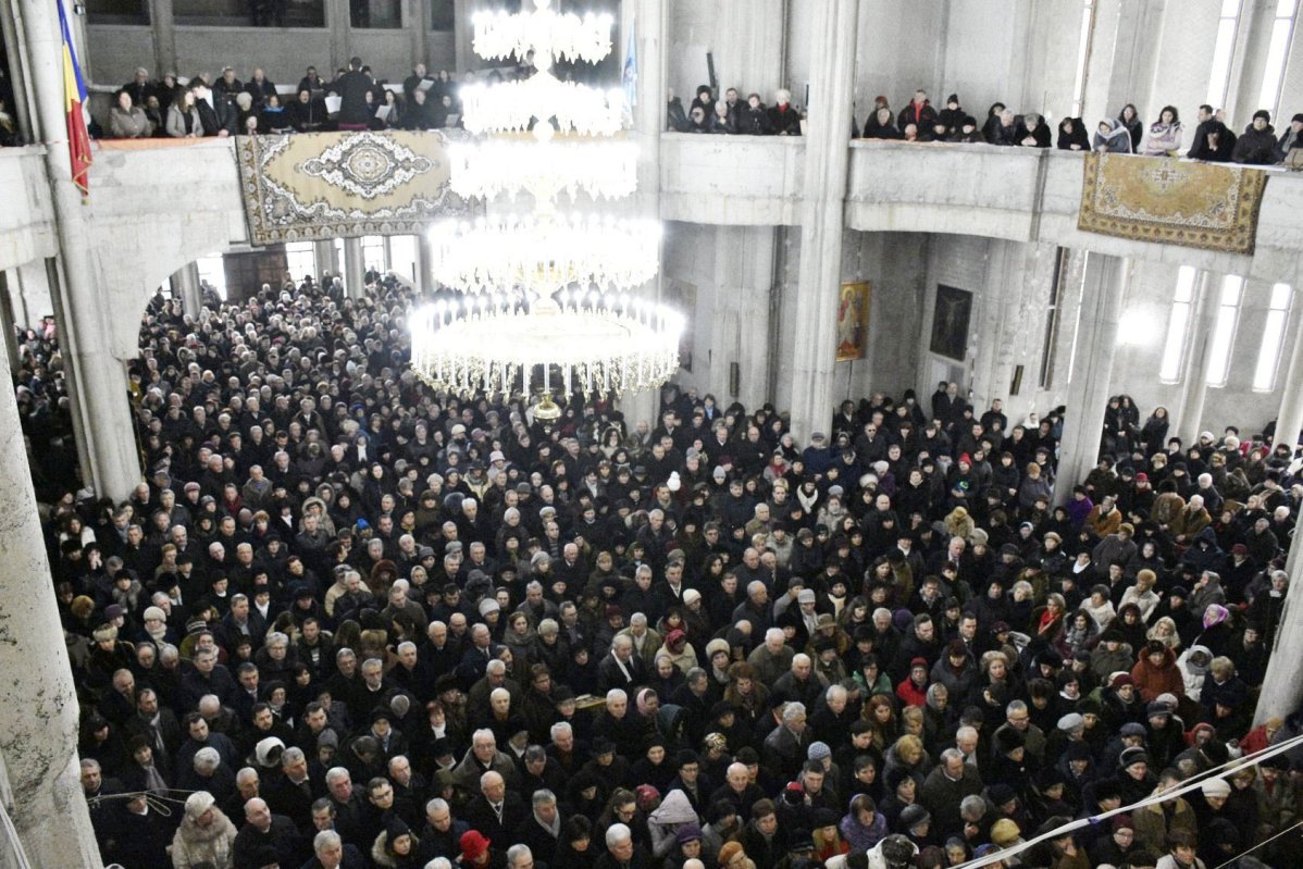 Slujiri arhiereşti în Duminica a 29-a după Rusalii 2253