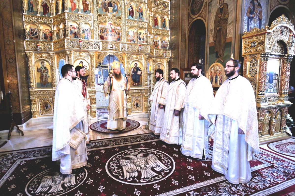 Slujiri arhiereşti în Duminica a 29-a după Rusalii 2261