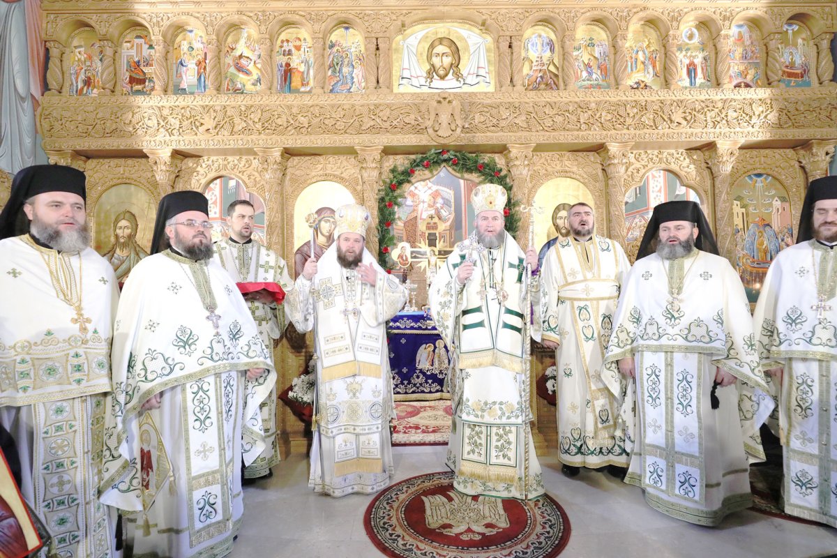 Slujiri arhiereşti în Duminica a 29-a după Rusalii 2263