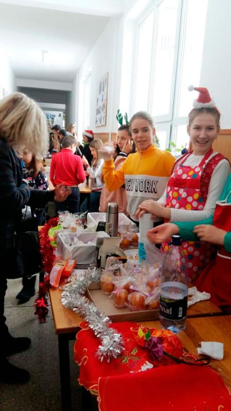 Campanie de voluntariat a elevilor, la Școala „Constantin Brâncuși” din Cluj-Napoca 2187