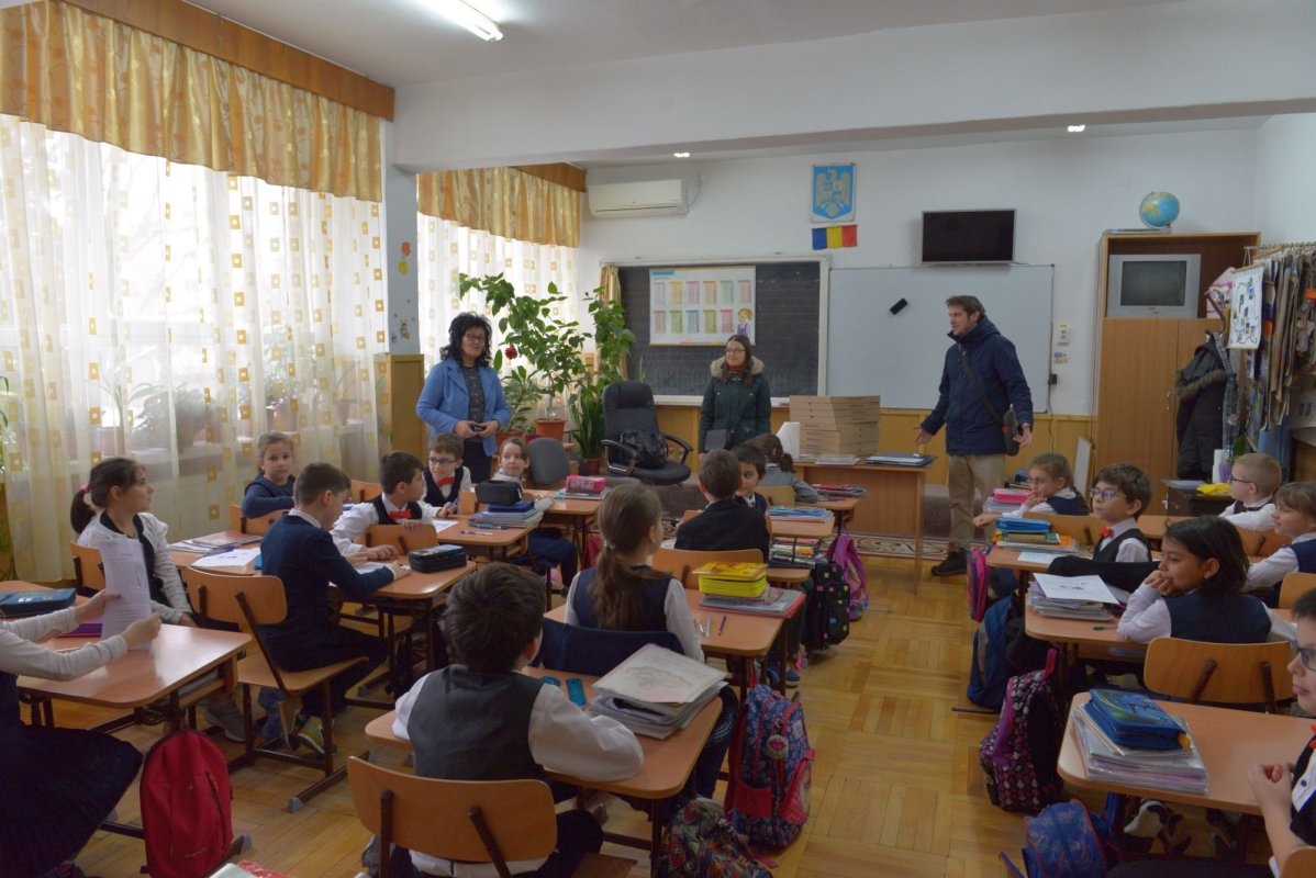 Pizza pentru 7.700 de elevi din Iaşi 2148