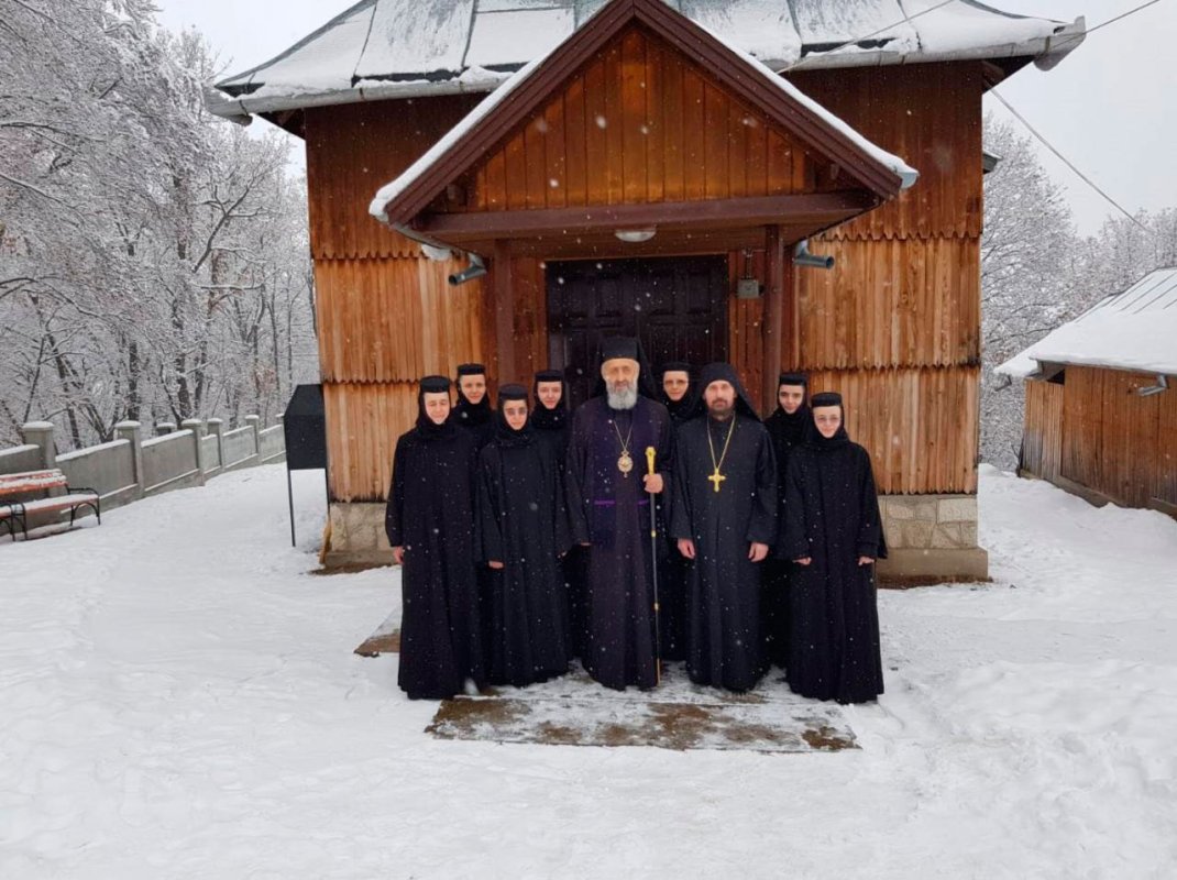 Slujire arhierească la Schitul Livezile, judeţul Alba 2126