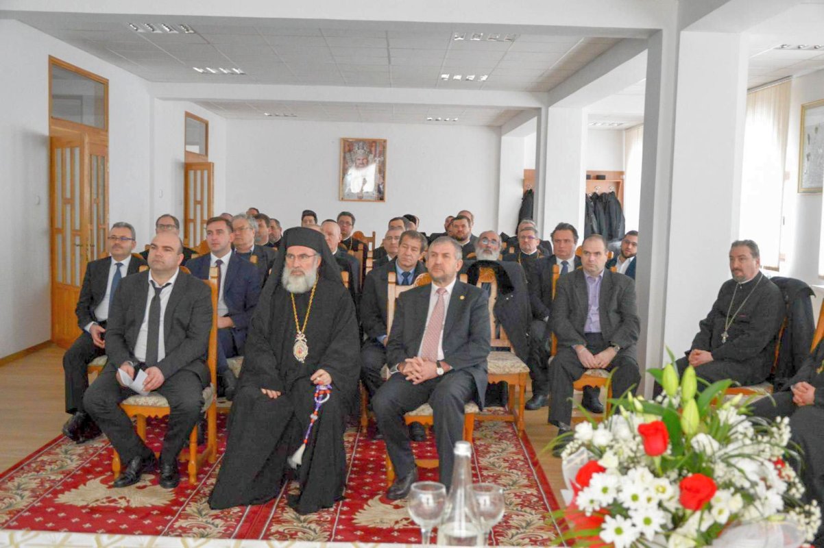 Adunarea eparhială a Arhiepiscopiei Romanului şi Bacăului 2029