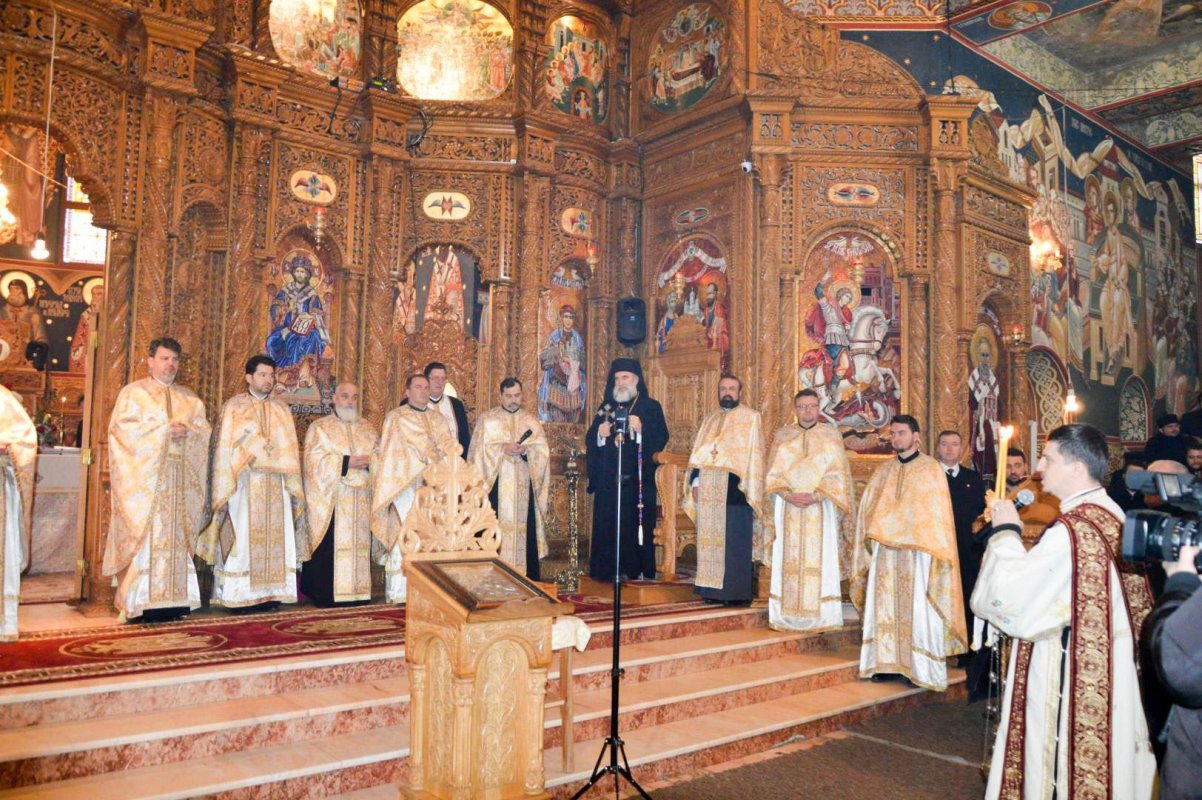 Adunarea eparhială a Arhiepiscopiei Romanului şi Bacăului 2030