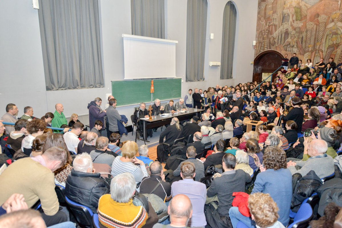 Conferința „Luminile Evului Mediu întunecat” 2045