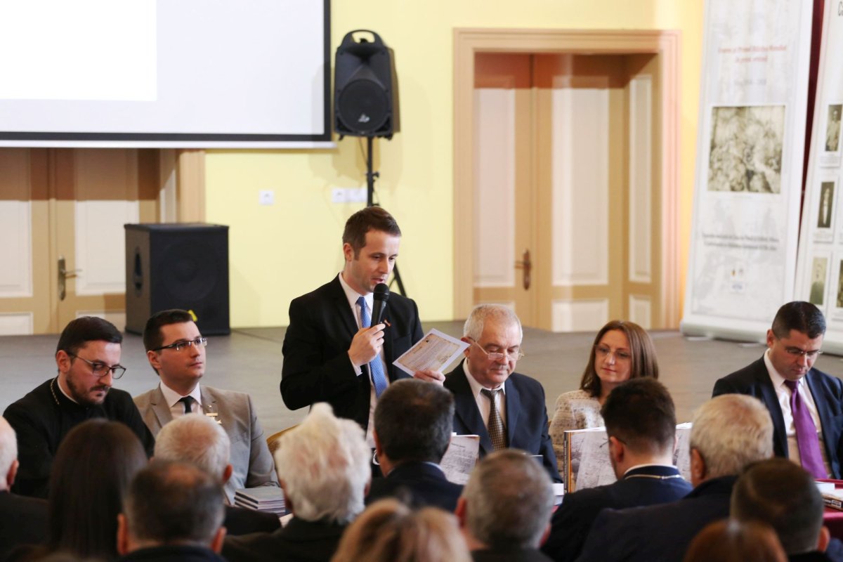 Omagiu adus la Săliște mărginenilor care au contribuit la Marea Unire 1975