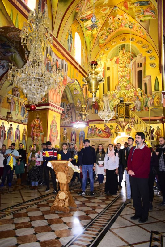 Pelerinajul tinerilor pe urmele  Mântuitorului 2002