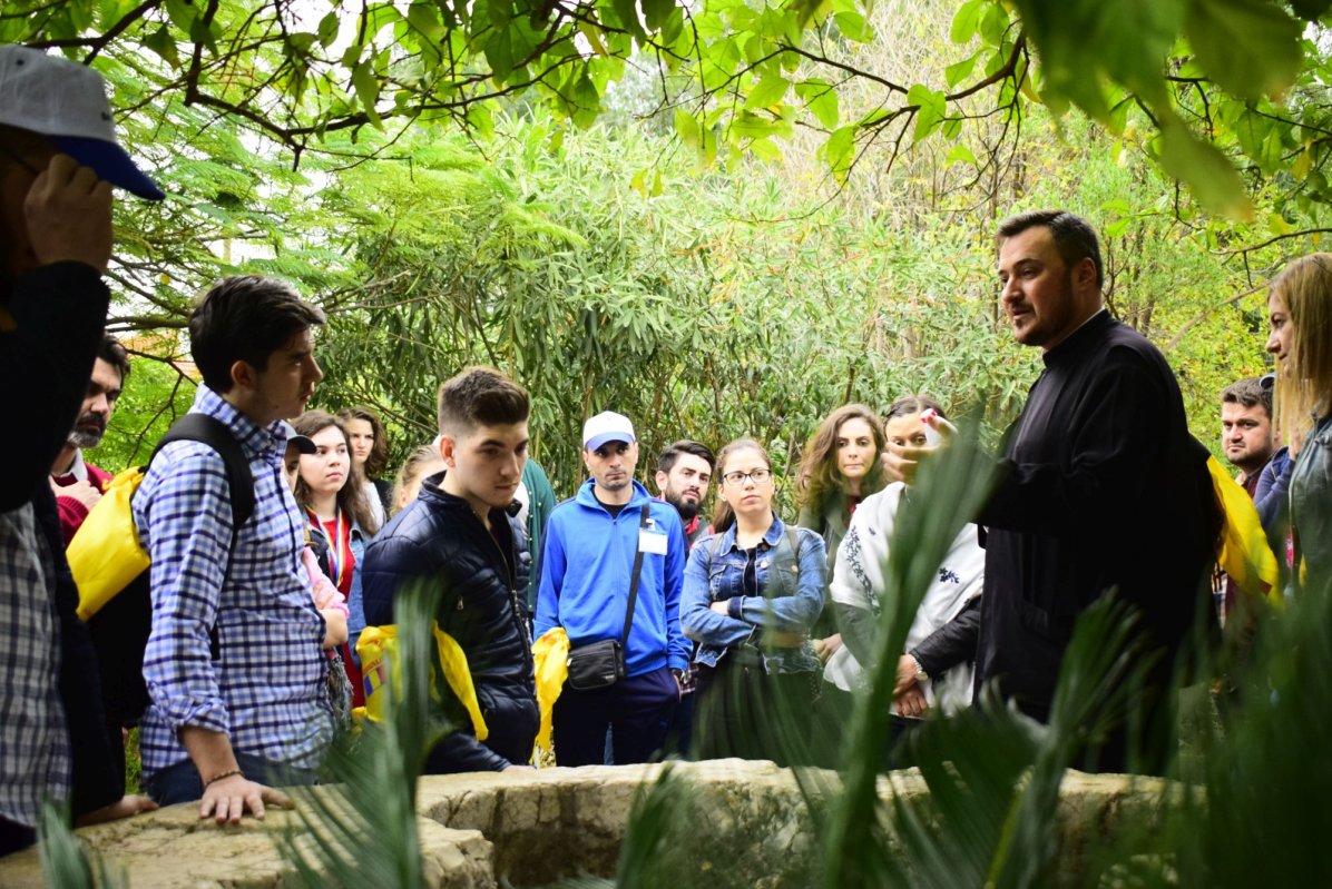 Pelerinajul tinerilor pe urmele  Mântuitorului 2003