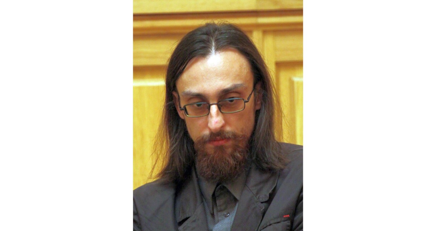 În căutarea identității pierdute 2211