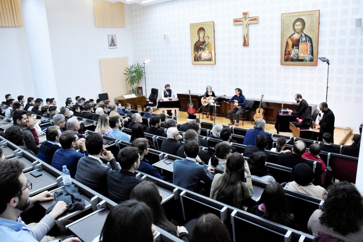 Eveniment în cinstea Sfinţilor Trei Ierarhi, la Facultatea de Teologie Ortodoxă clujeană 1699