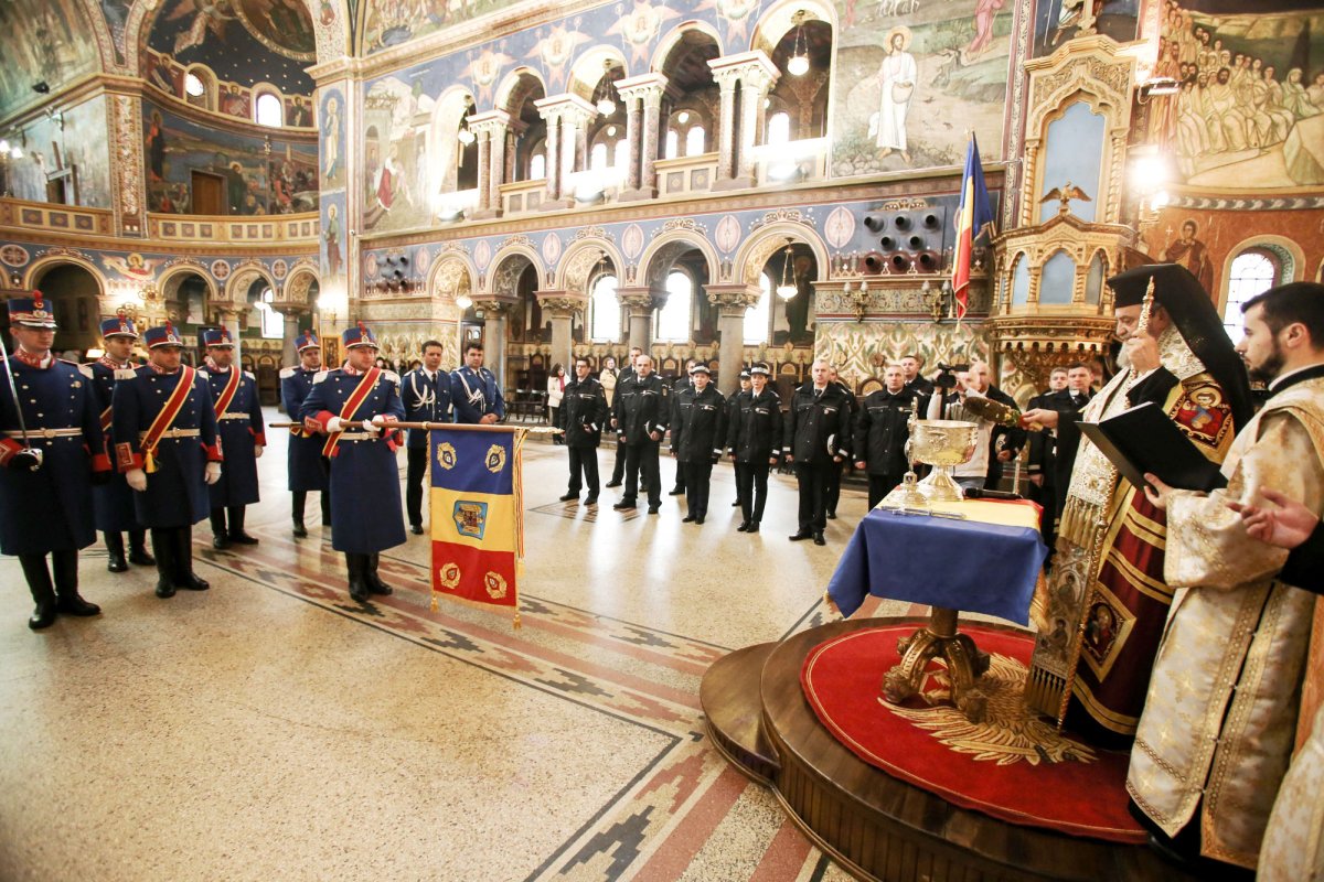 Noul drapel al Inspectoratului de Jandarmi din Sibiu a fost sfințit 1695