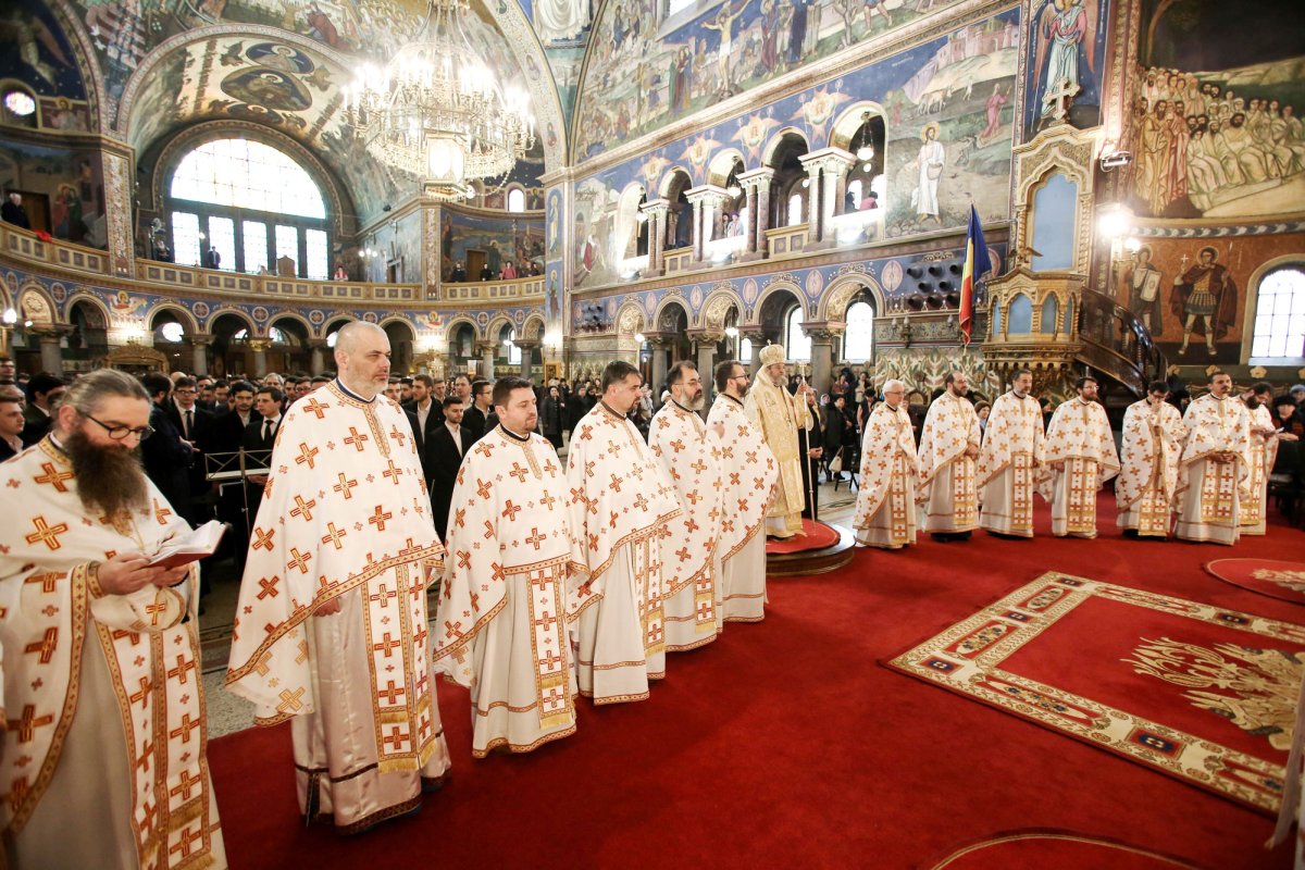 Slujiri arhiereşti la hramul şcolilor teologice, de Sfinţii Trei Ierarhi 1577