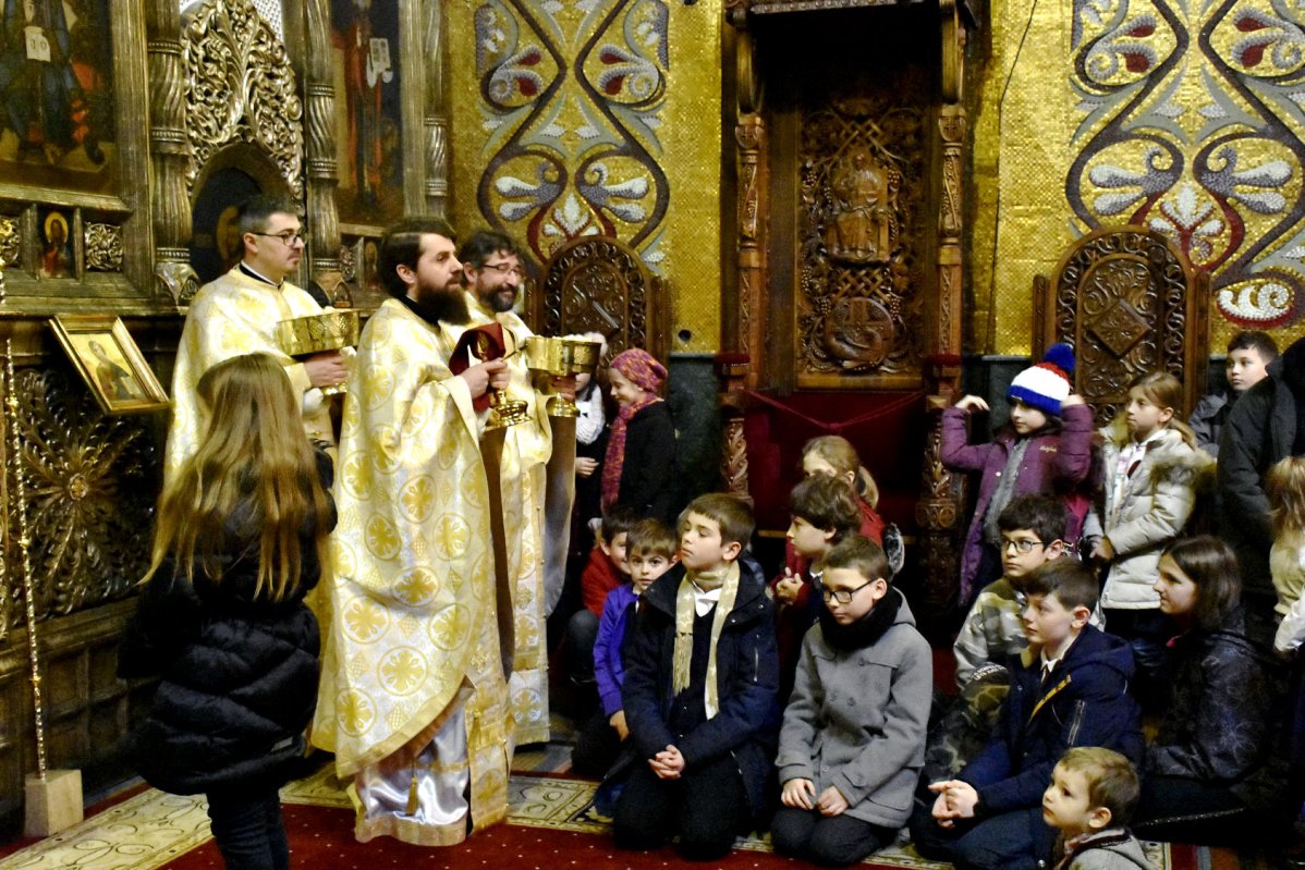 Slujiri arhiereşti la hramul şcolilor teologice, de Sfinţii Trei Ierarhi 1582