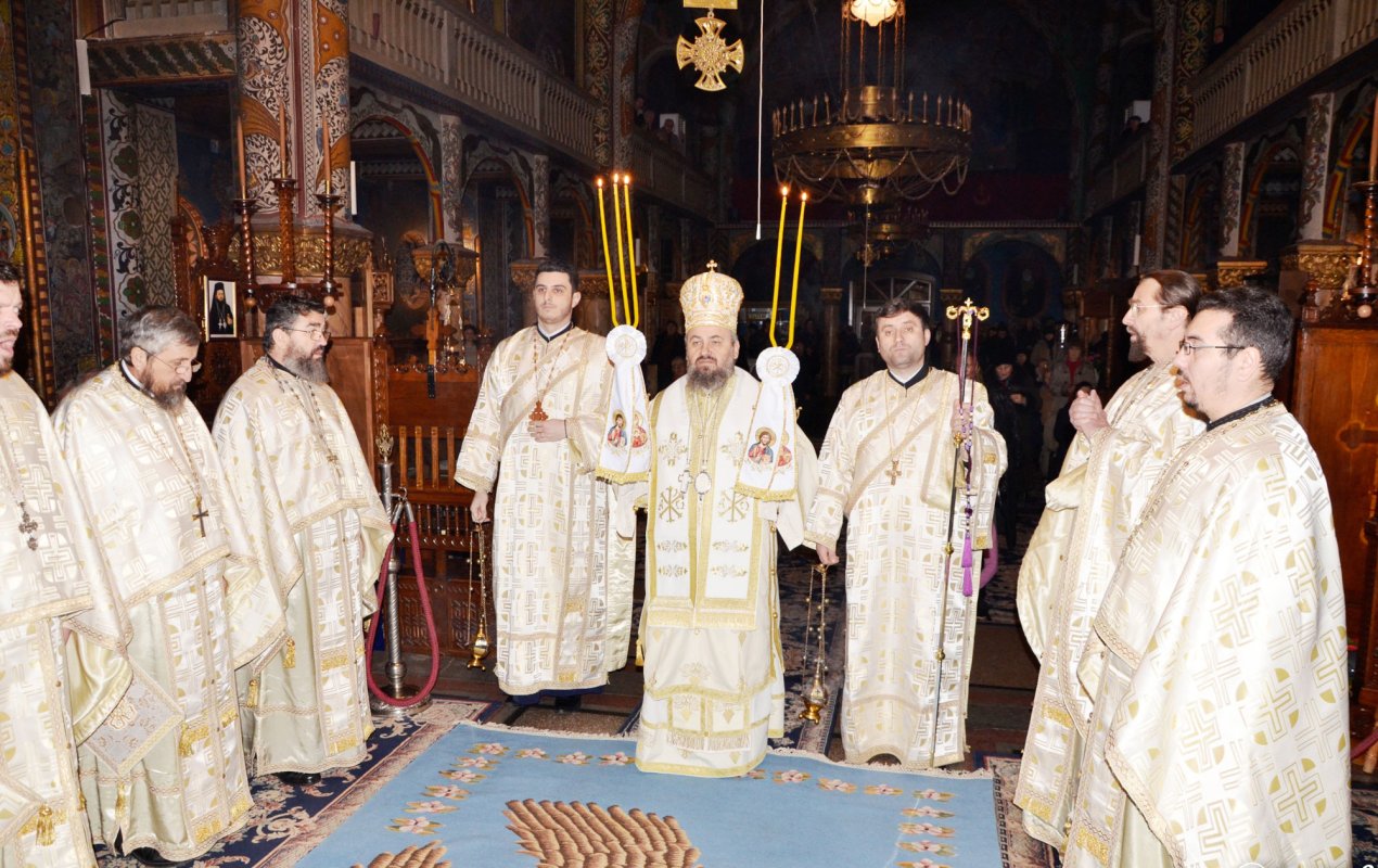 Slujiri arhiereşti la hramul şcolilor teologice, de Sfinţii Trei Ierarhi 1583