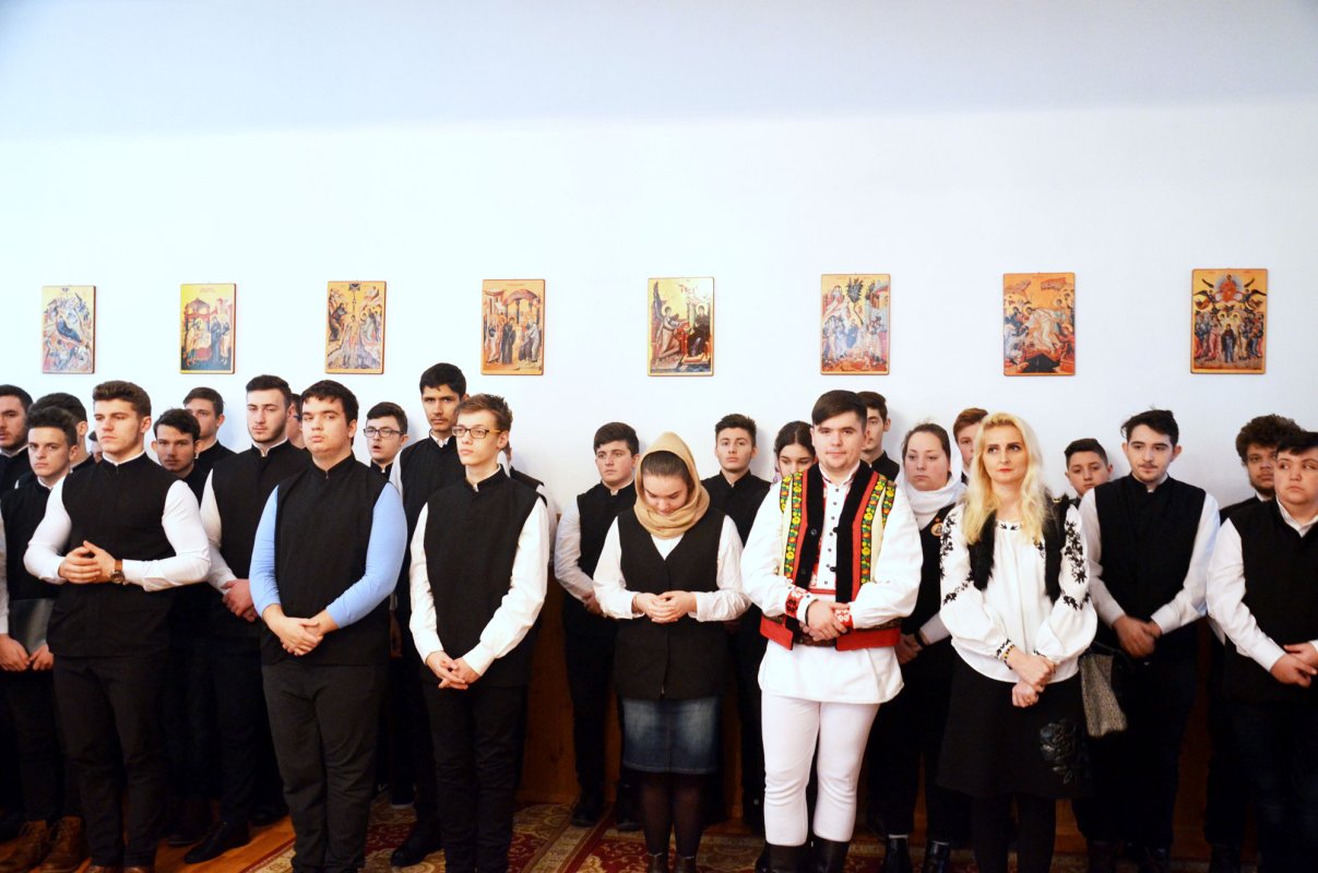 Slujiri arhiereşti la hramul şcolilor teologice, de Sfinţii Trei Ierarhi 1586