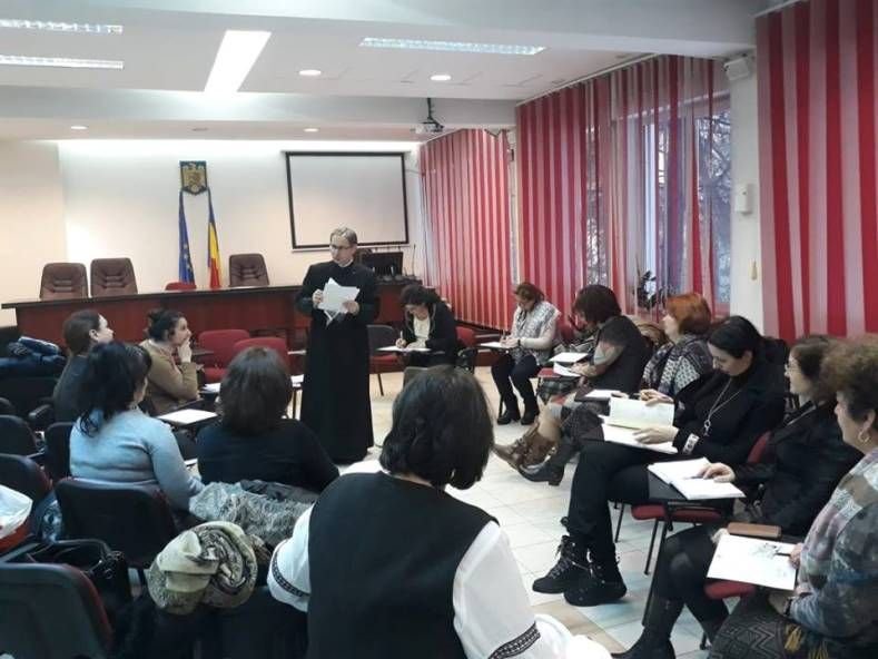 Întrunirea corpului de metodişti pentru disciplina religie, la Bacău 1421