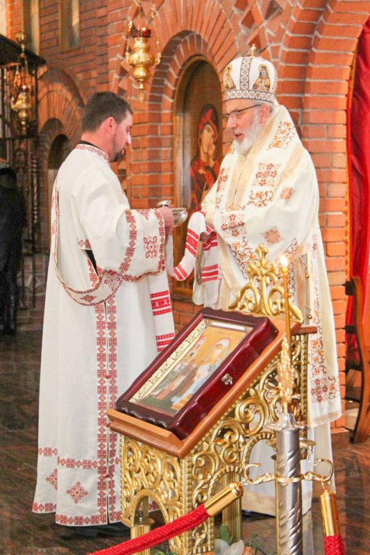 Momente festive şi de rugăciune în eparhii muntene 1435