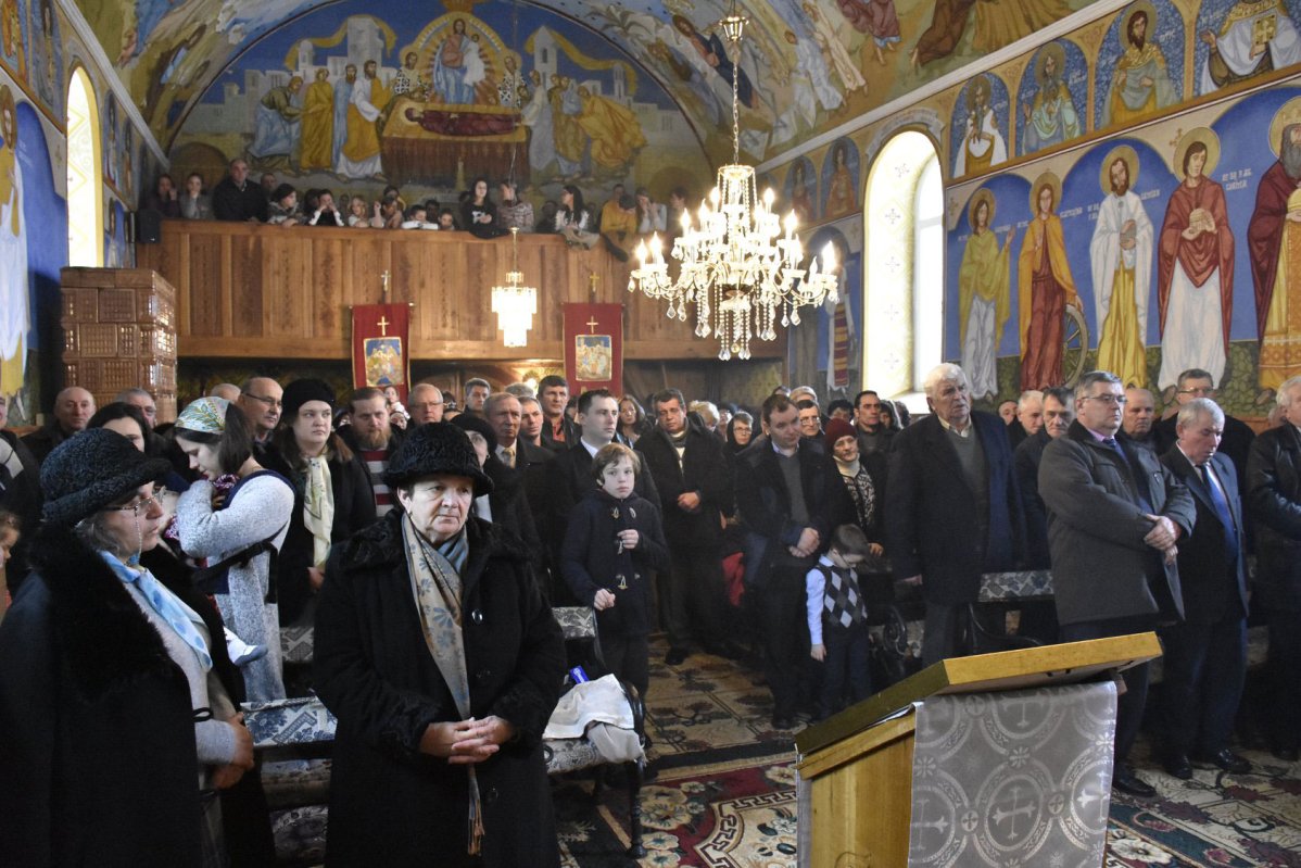 Slujiri arhierești la praznicul Întâmpinării Domnului 1465