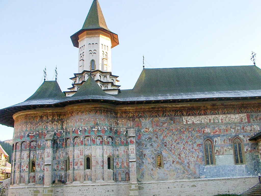 Comorile Suceviţei dăruite contemporanilor 1400