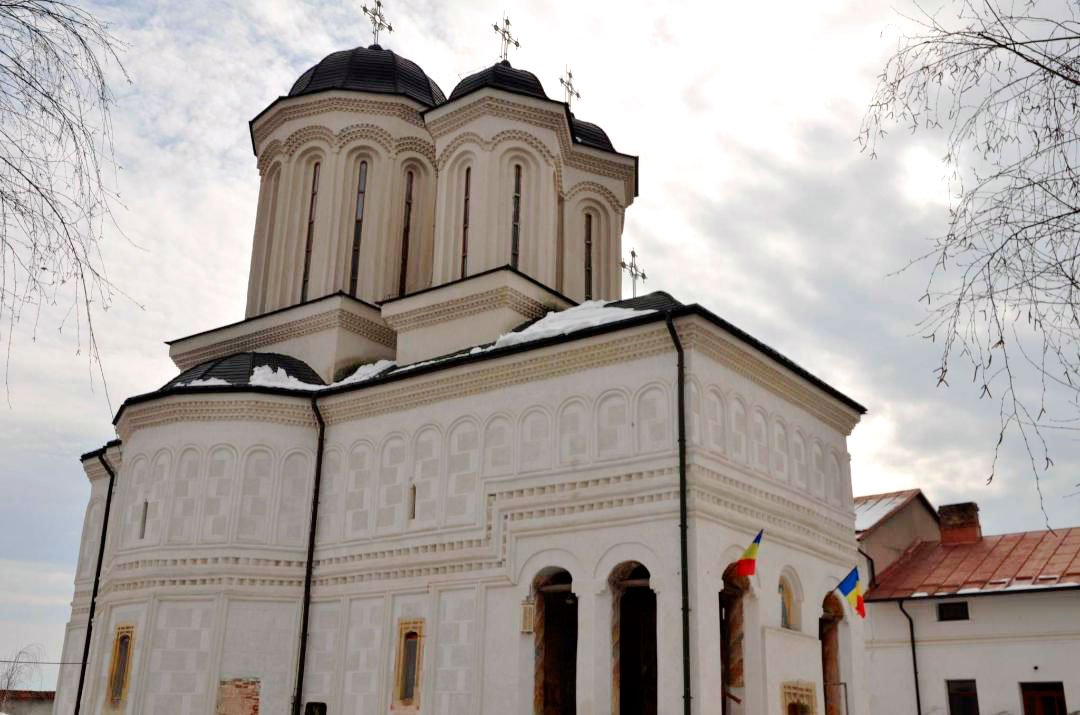 Liturghii arhiereşti la Jitianu, Râmnic şi Gura Motrului 1353