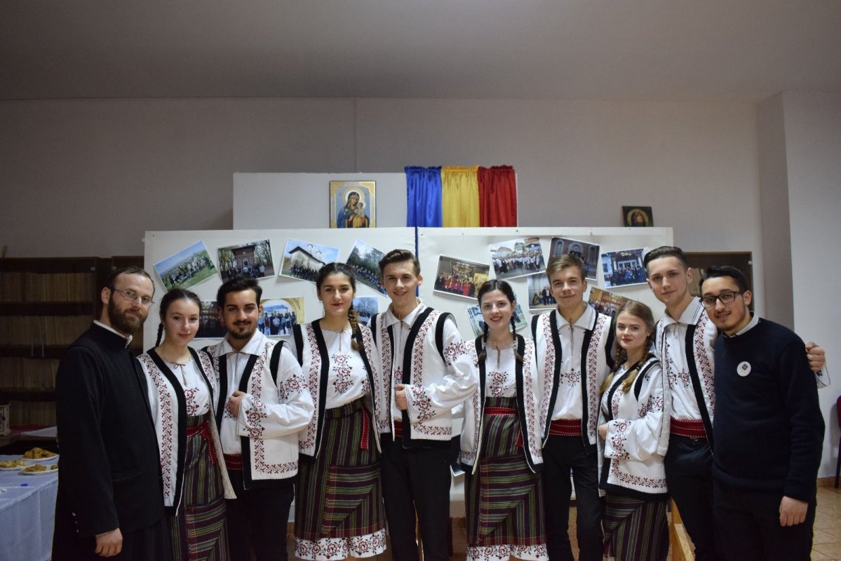 „Prietenii Sfinţilor Trei Ierarhi” din Iaşi, în sărbătoare 1330