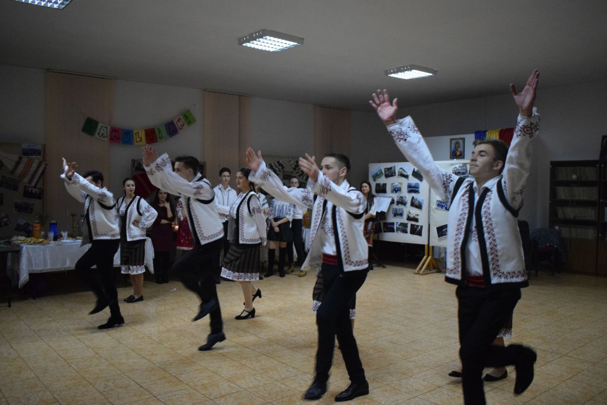 „Prietenii Sfinţilor Trei Ierarhi” din Iaşi, în sărbătoare 1331