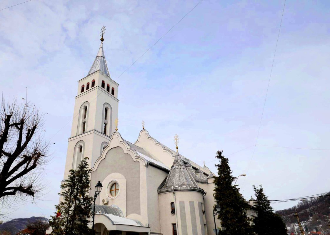 Slujiri arhiereşti în Duminica a 32-a după Rusalii 1337