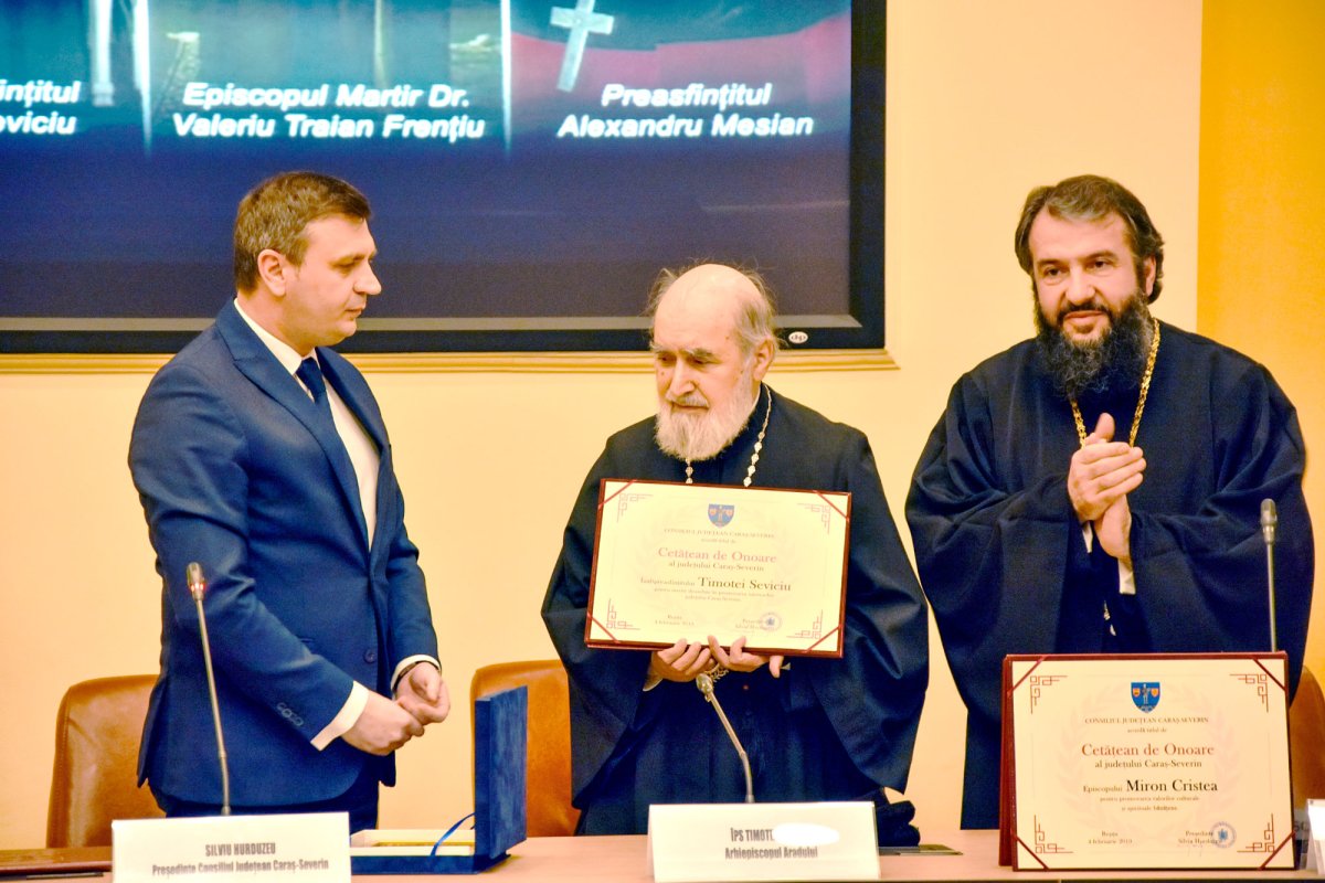 Distincție pentru chiriarhul Aradului 1306