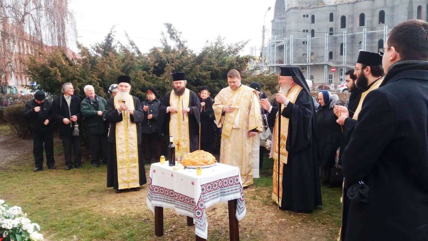 Slujbă de pomenire în memoria lui Baba Novac, săvârşită de Înaltpreasfințitul Părinte Andrei, la Cluj-Napoca 1206