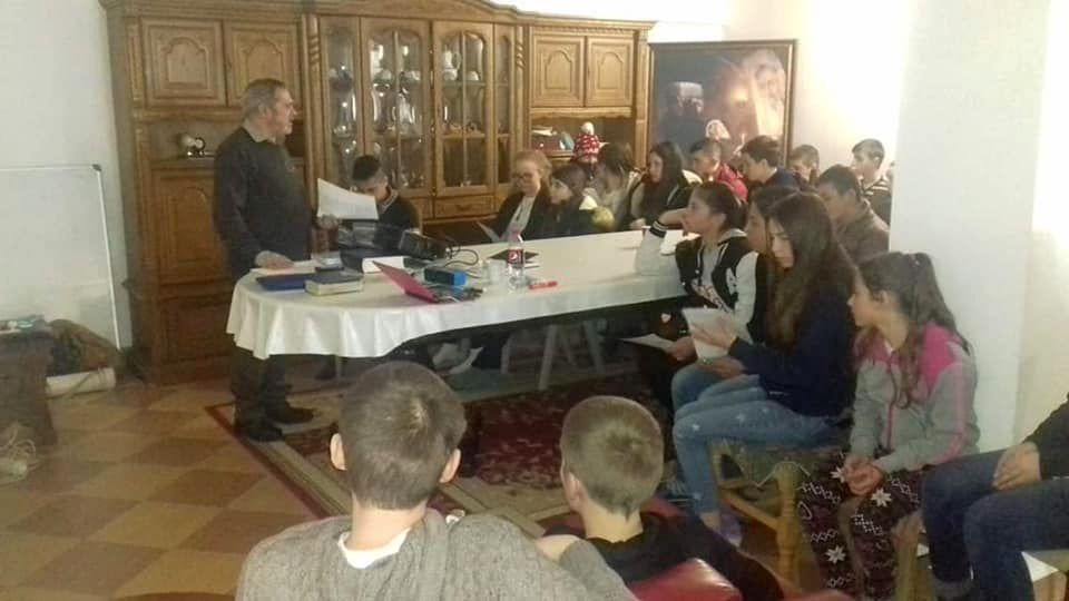 Tabără în judeţul Neamţ  pentru beneficiarii Centrului „Cosma şi Damian” 1159