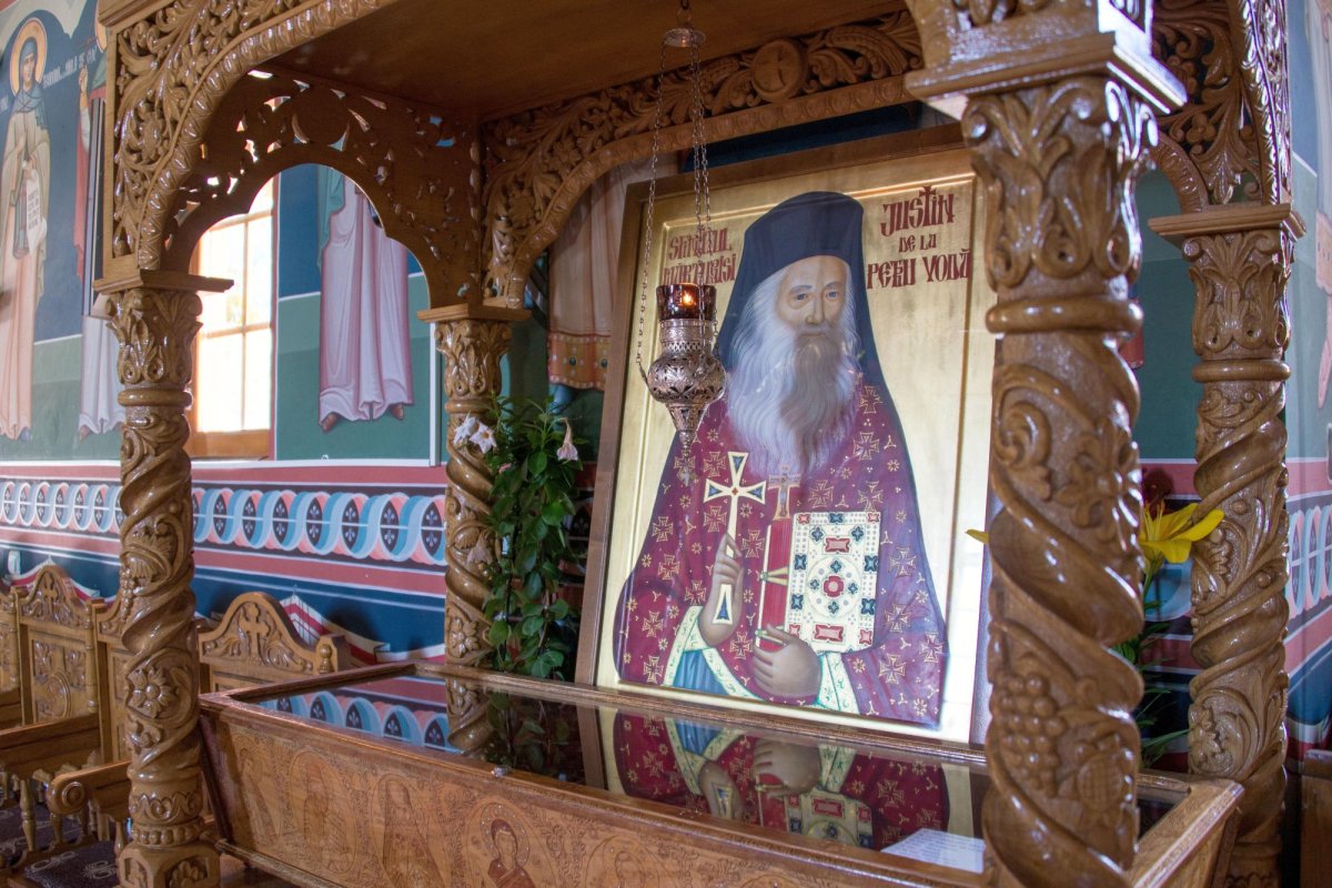 Părintele Justin Pârvu şi satul românesc 1087