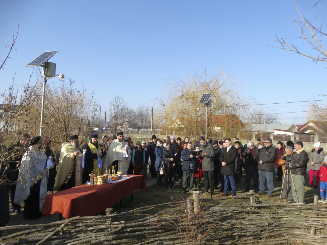 Preafericitul Teoctist omagiat în parohiile Victoria şi Tocileni 1097