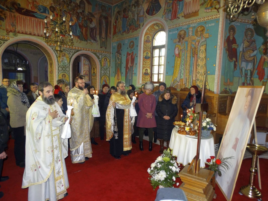 Preafericitul Teoctist omagiat în parohiile Victoria şi Tocileni 1098