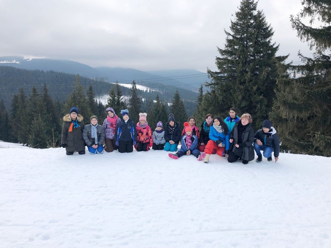 Copiii ocrotiți în Casa de Tip Familial din Aiud, în vacanță la Păltiniş 1074