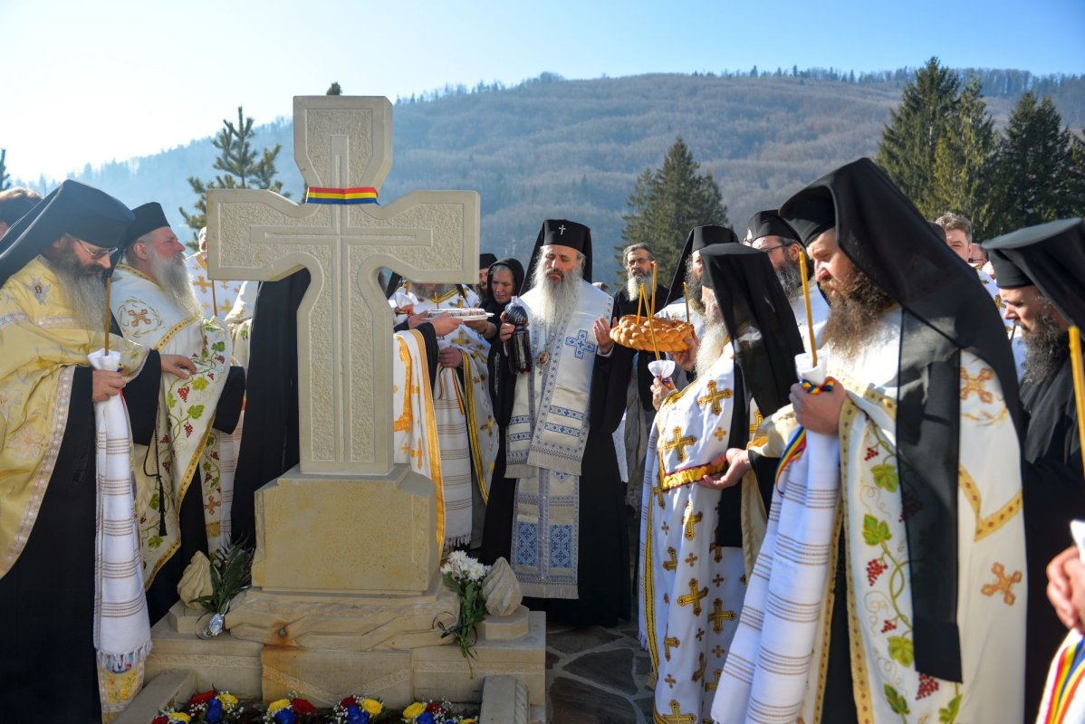 Slujba Parastasului pentru părintele Teofil Lefter 974