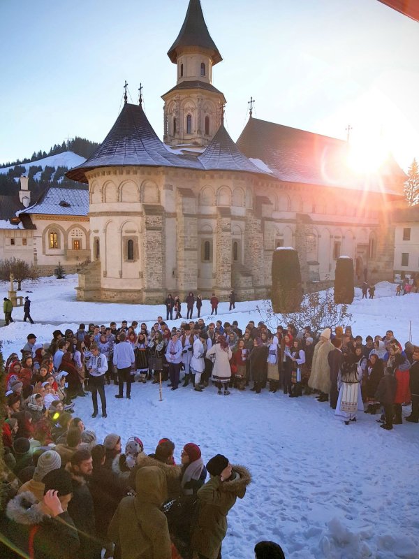 Membrii ASCOR Iaşi, cu un pas mai aproape de împlinire 814