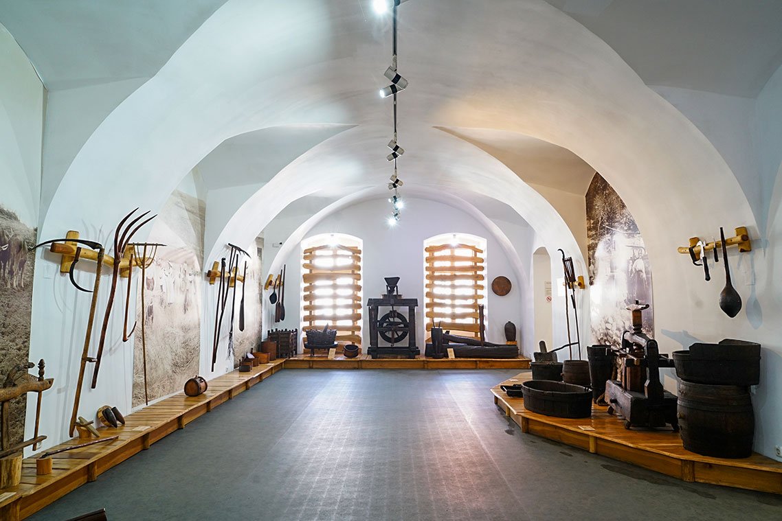 Muzeele etnografice, păstrătoare ale culturii tradiţionale 756