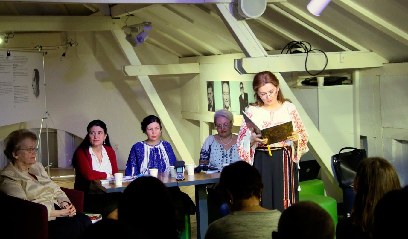 S-a lansat Cărțișorul de Autor - Maria, Regina României 649