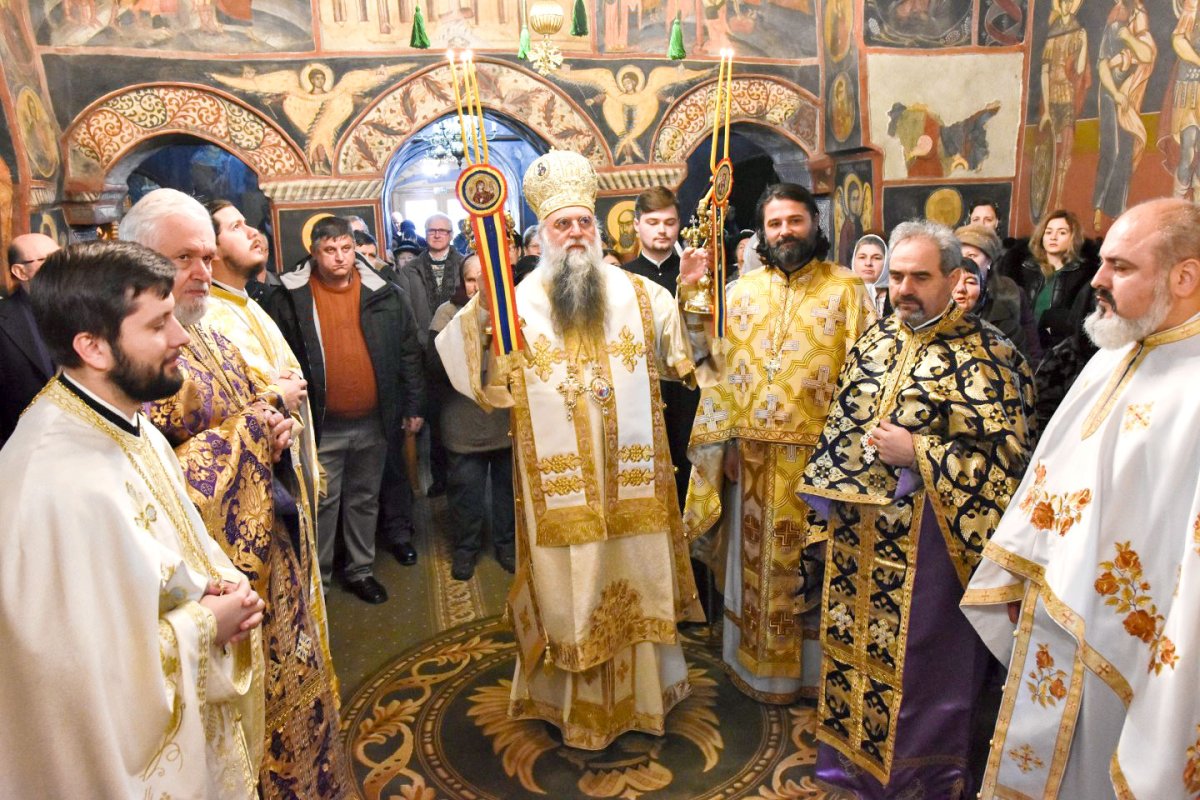 Începutul Triodului în Arhiepiscopia Râmnicului 569