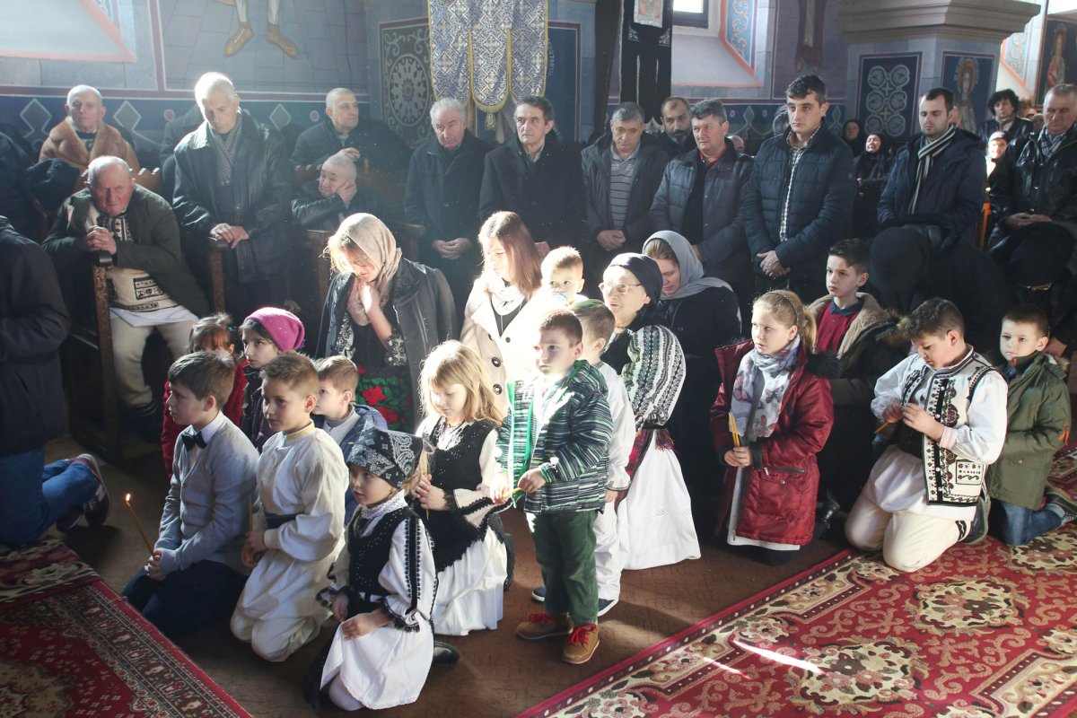 Slujiri arhiereşti în Duminica a 33-a după Rusalii 559