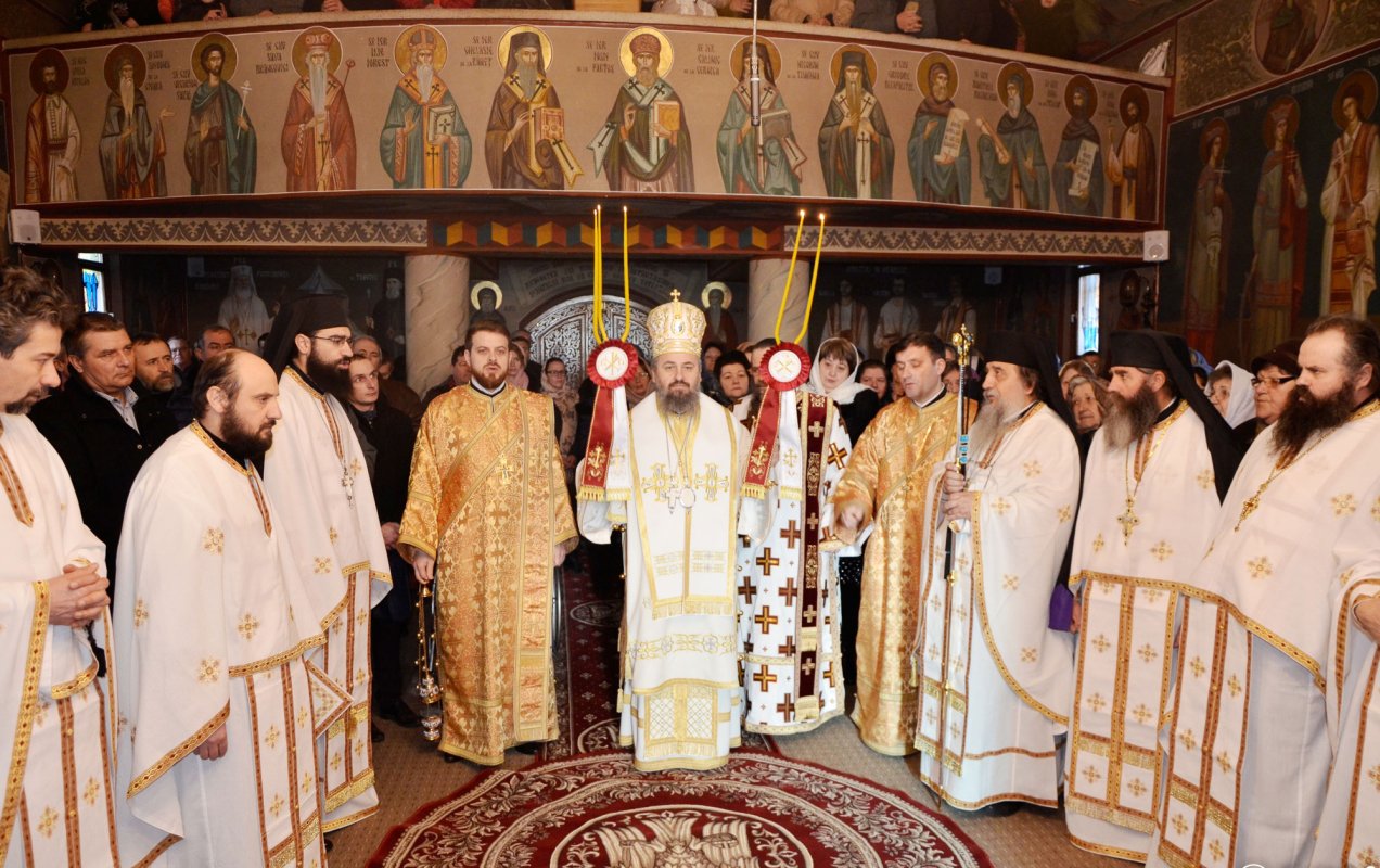 Slujiri arhiereşti în Duminica a 33-a după Rusalii 561