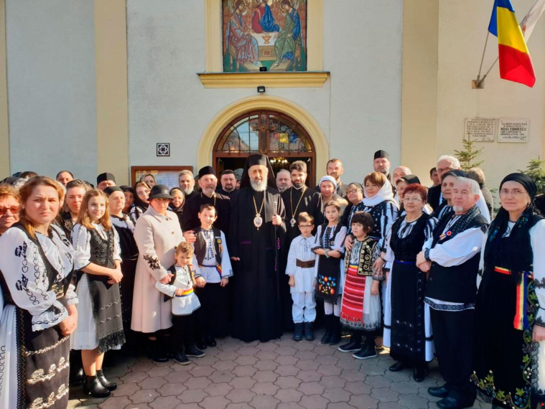 Slujiri arhiereşti în Duminica a 33-a după Rusalii 566