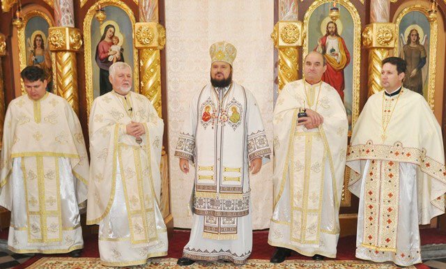 Slujiri arhiereşti în Duminica a 33-a după Rusalii 567