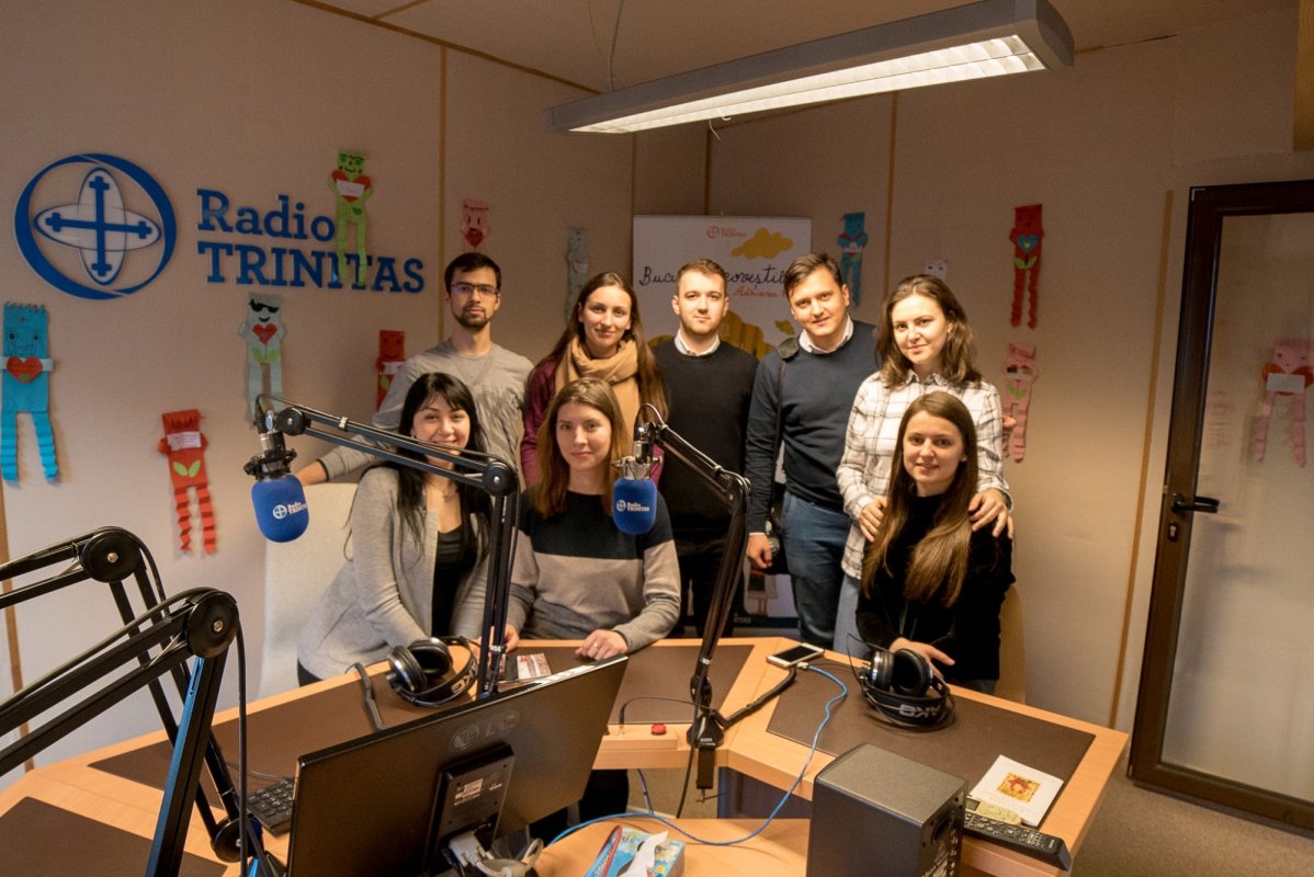 Experienţă formatoare pentru echipa de radio „Tineri către tineri” 465