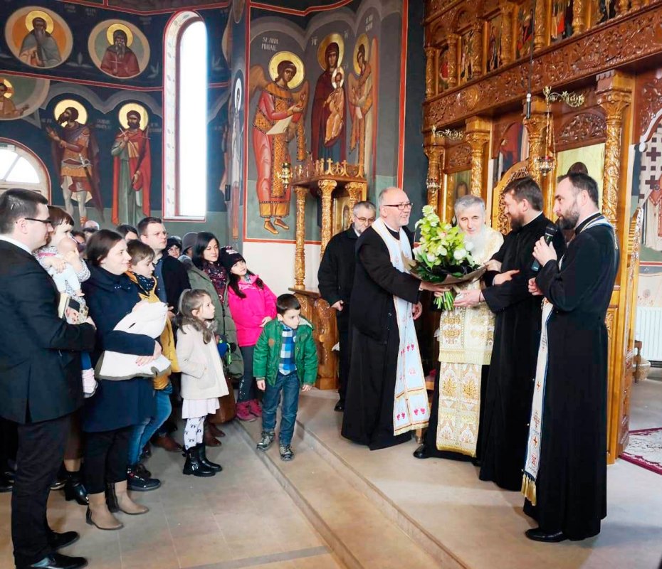 Volumul dedicat Episcopului Vasile Someşanul, prezentat în Parohia „Adormirea Maicii Domnului” din Cluj-Napoca 509