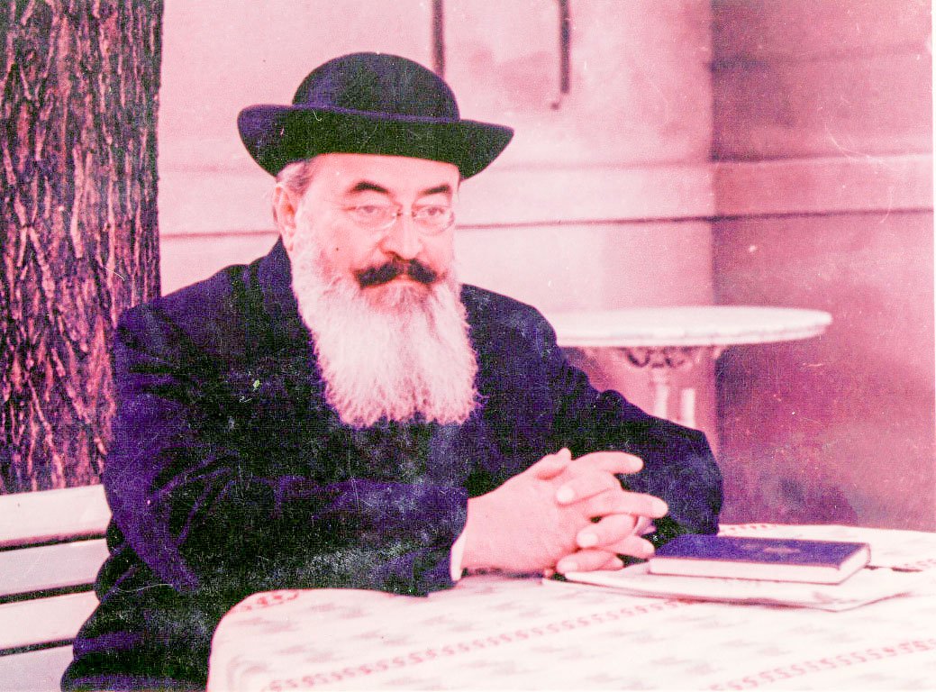 50 de ani de la mutarea la Domnul a Mitropolitului Vasile Lăzărescu 433