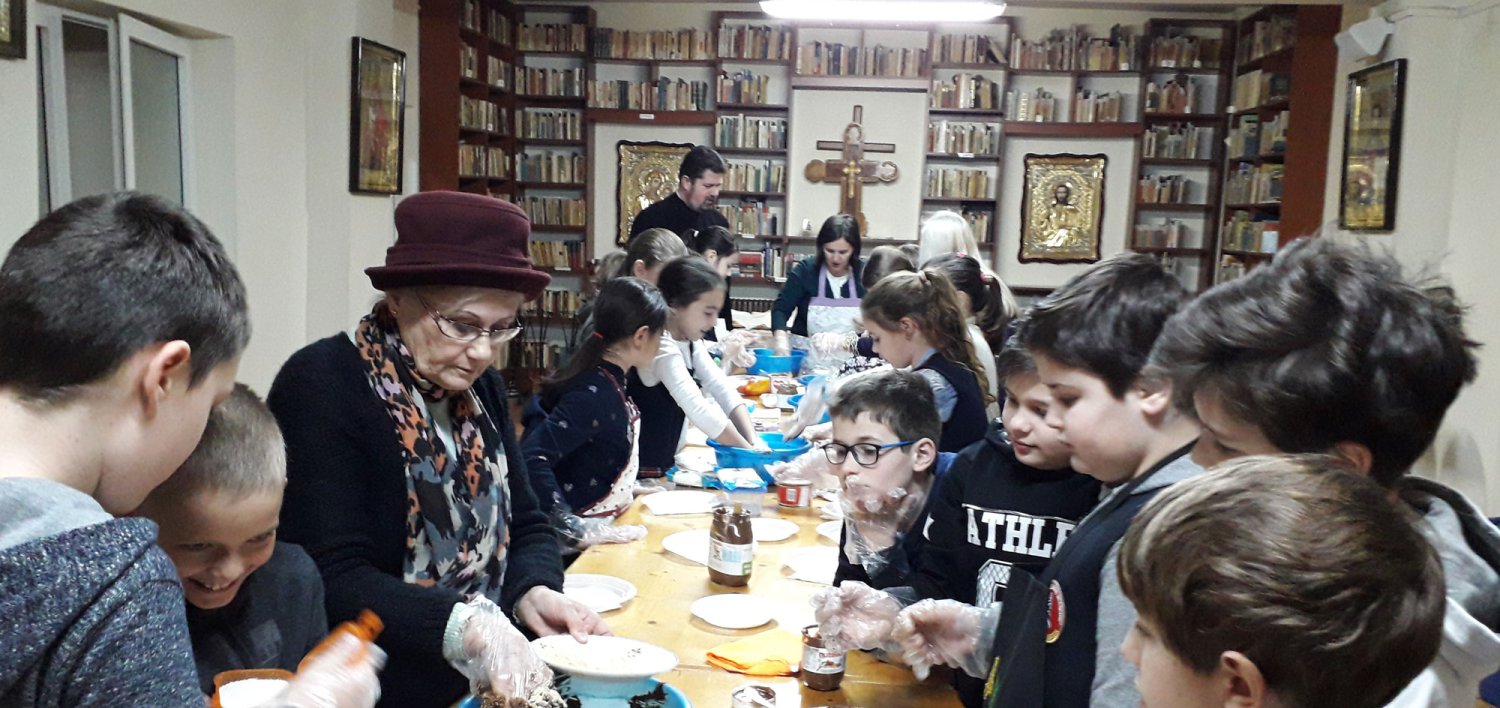 „Atelier literar-gastronomic” cu elevii, în parohia clujeană „Naşterea Domnului” 415