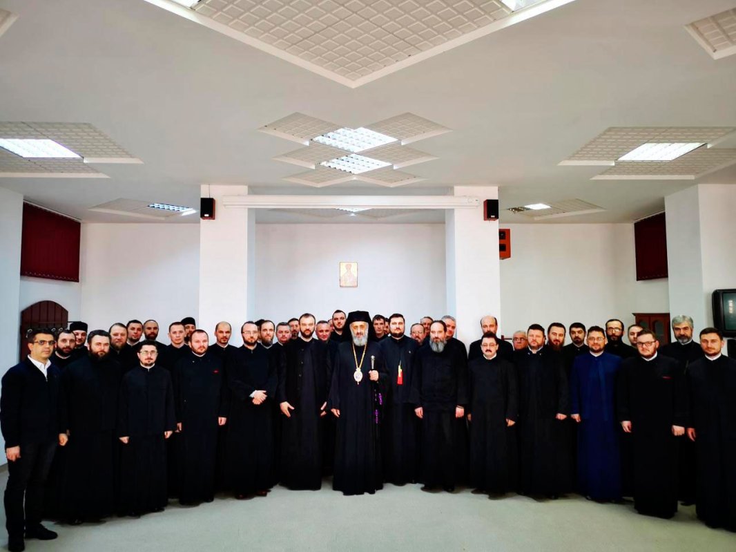 Întâlnirea coordonatorilor de activităţi cultural-catehetice din Arhiepiscopia Alba Iuliei 413