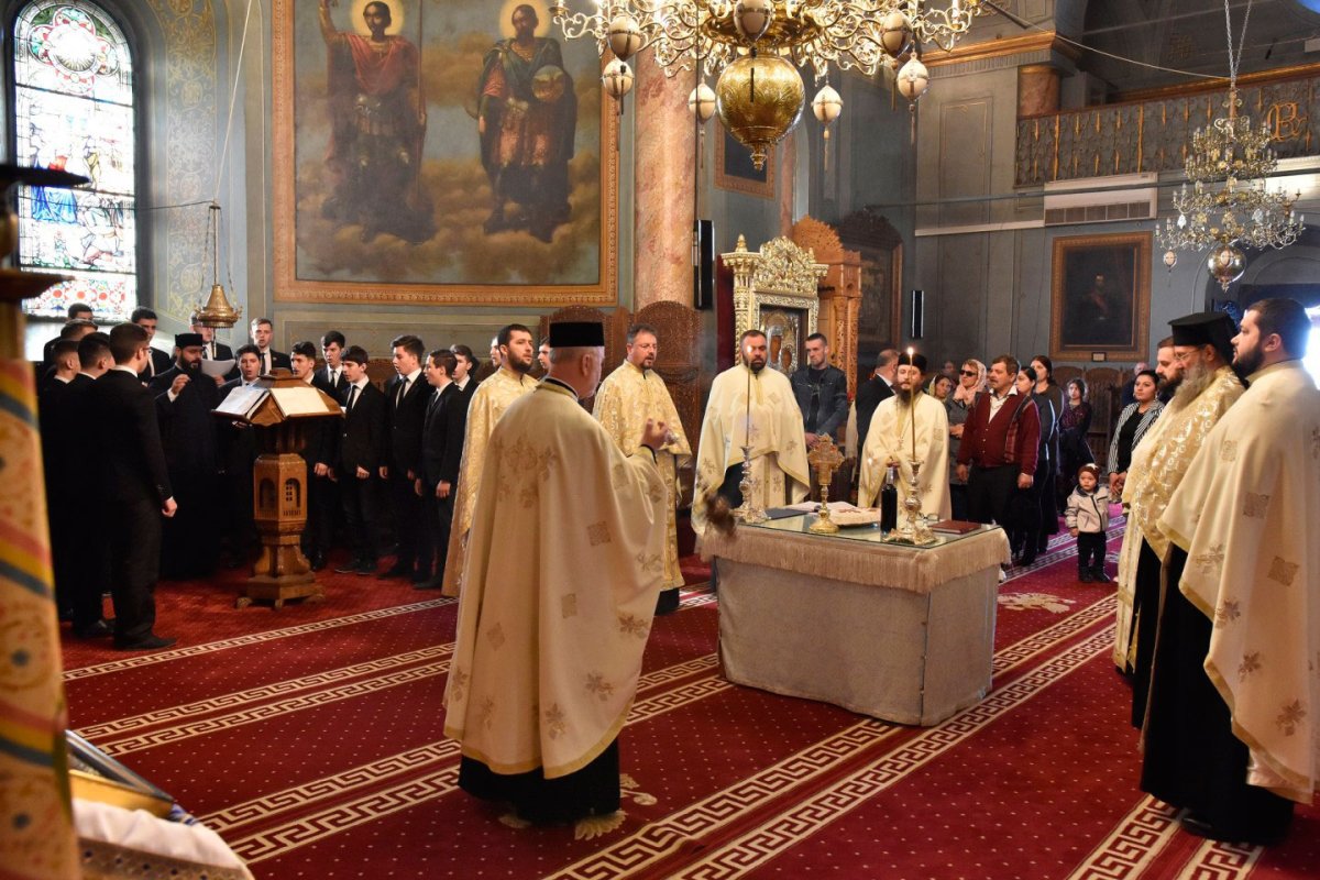 Slujbă de pomenire pentru rromii trecuţi la cele veşnice 426