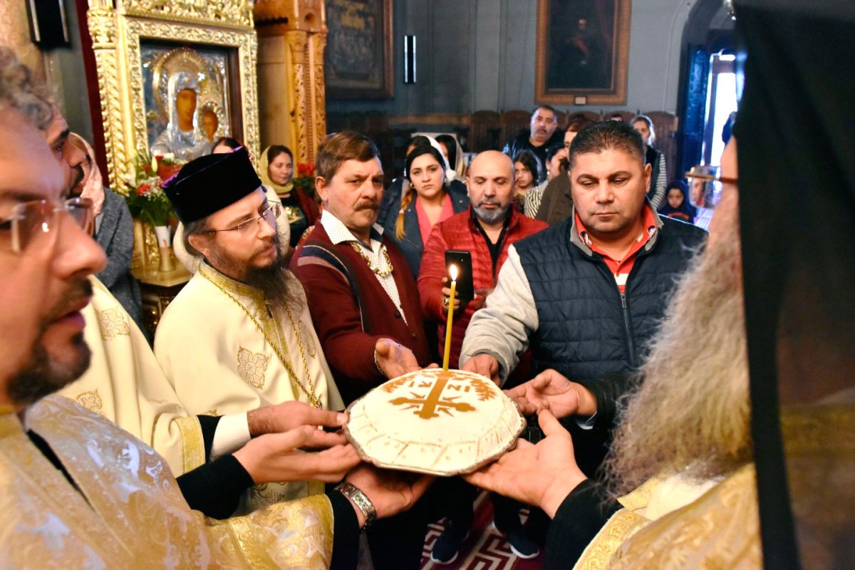 Slujbă de pomenire pentru rromii trecuţi la cele veşnice 427